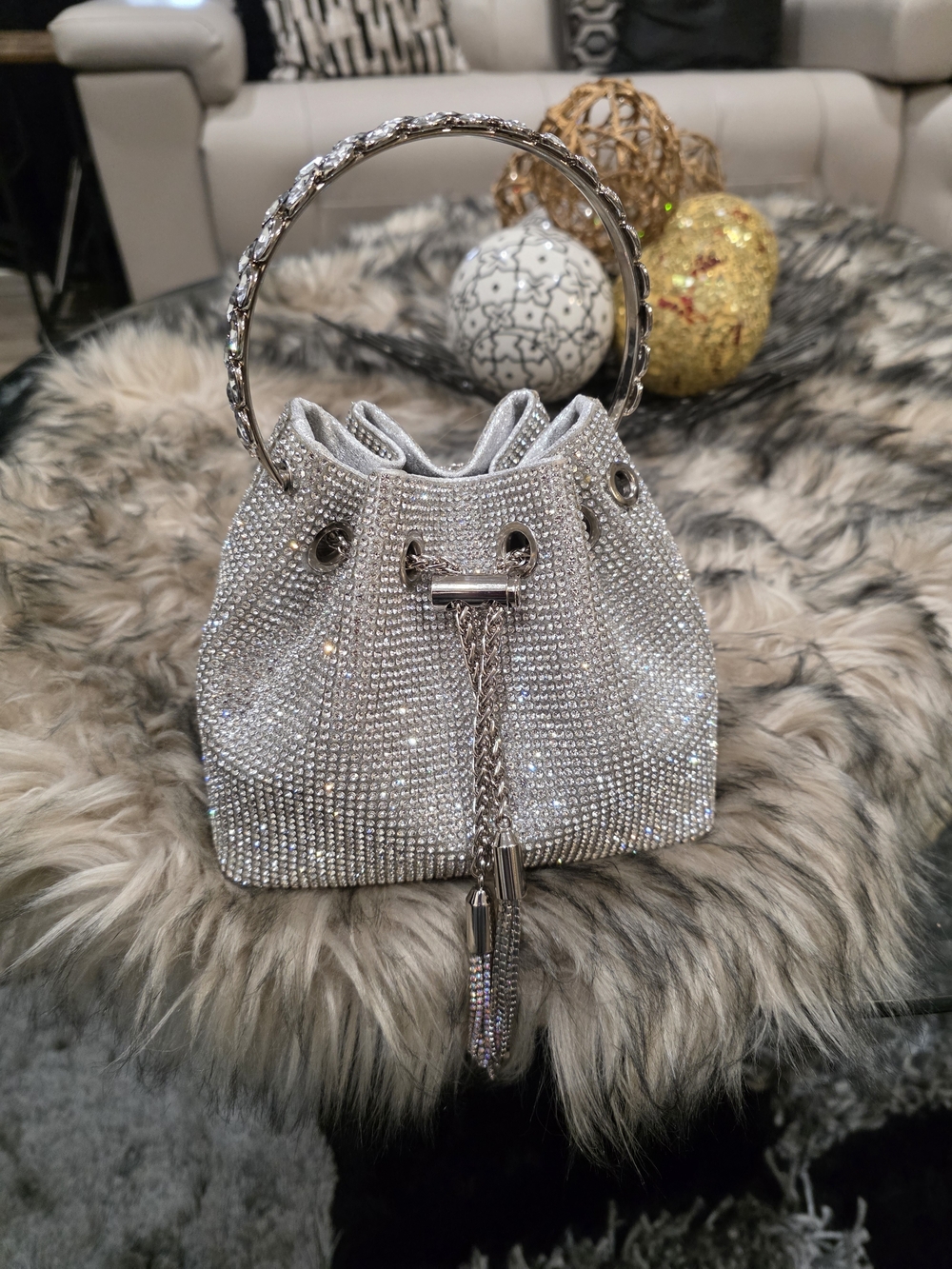 Silver Crystal-Embellished Bucket Bag – Elegant Evening Handbag